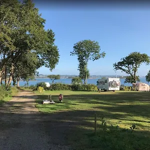 Camping Les Pieds Dans L'eau Crozon